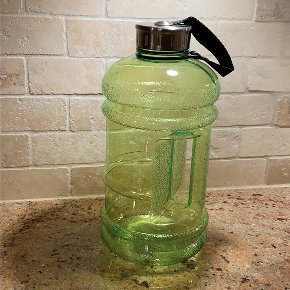 Wesoke 2.2L/73OZ Large Water Bottle - Picture 4 of 8